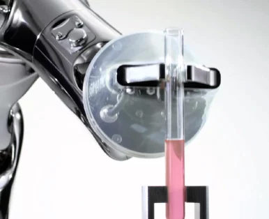 Denso Roboter mit Reagenzglas